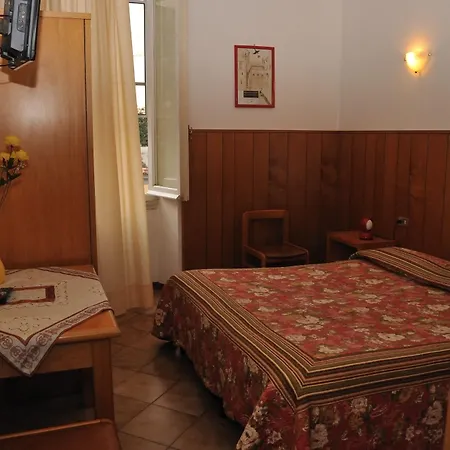 De' Pazzi Otel 2*